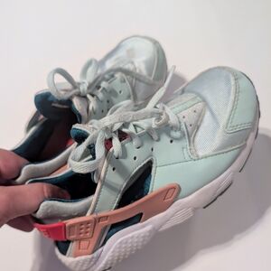 Nike Hurache Kids Sneakers in Jade Ice Sz  1